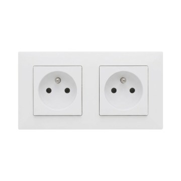 Legrand - Dvojitá zásuvka domovní s rámečkem NILOE STEP 250V bílá
