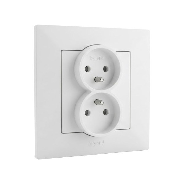 Legrand - Dvojitá zásuvka domovní s rámečkem NILOE STEP 250V bílá