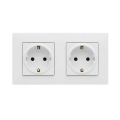 Legrand - Dvojitá zásuvka domovní SCHUKO s rámečkem NILOE STEP 250V bílá