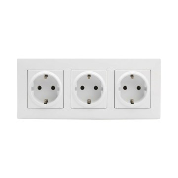 Legrand - Trojitá zásuvka domovní SCHUKO s rámečkem NILOE STEP 250V bílá