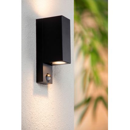 Lucide 69802/02/30 - Venkovní svítidlo se senzorem ZARO 2xGU10/7W/230V IP65 černá