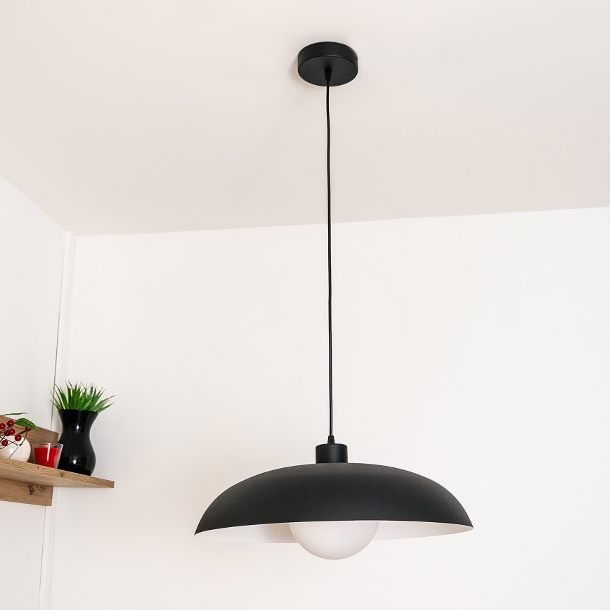 Lustr na lanku ECLIPSE 1xE27/15W/230V černá/bílá