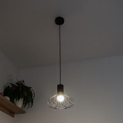 Lustr na lanku SOLANO 1xE27/15W/230V černá/zlatá