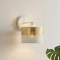 Nástěnná lampa LUX 1xE27/15W/230V bílá/zlatá