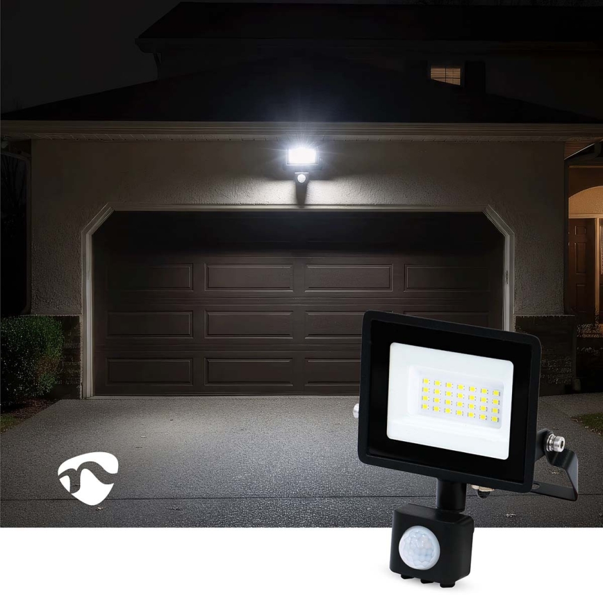 LED Reflektor se senzorem pohybu a soumraku do zásuvky LED/20W/230V IP44