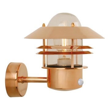 Nordlux - Venkovní nástěnné svítidlo se senzorem BLOKHUS 1xE27/60W/230V IP54 měď