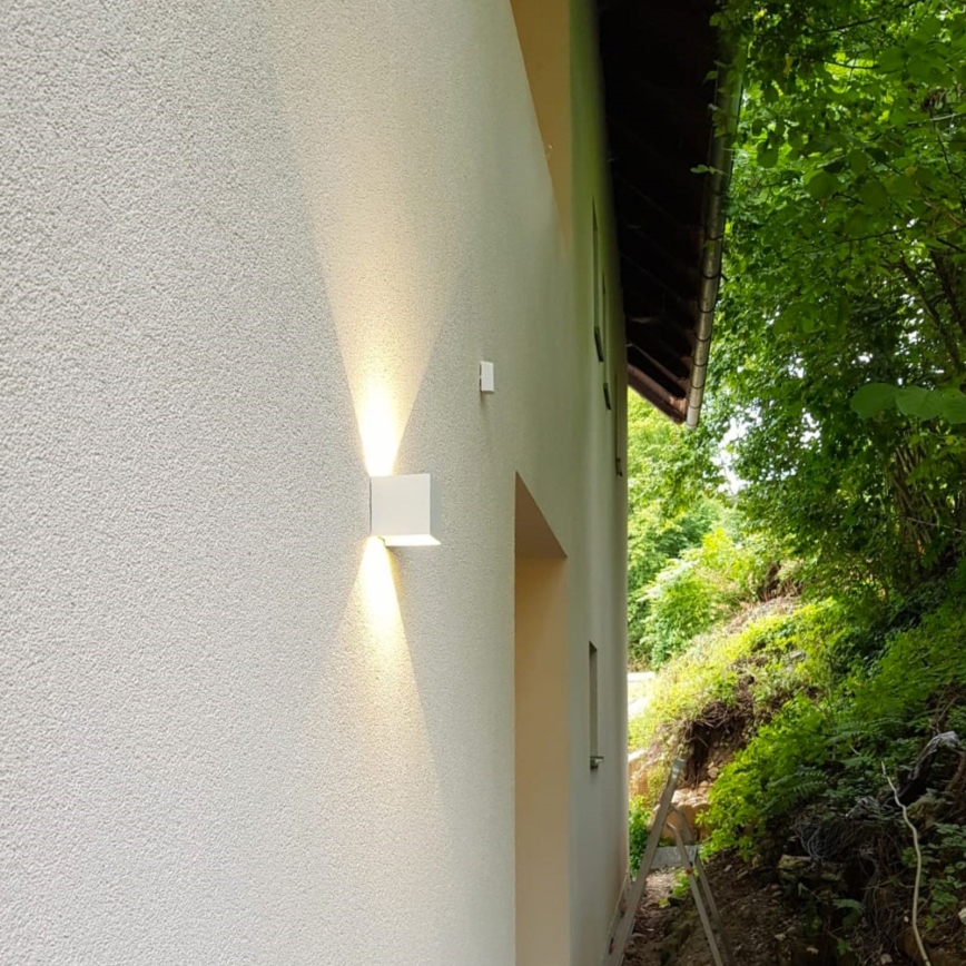 LED Venkovní nástěnné svítidlo CUBE 2xLED/3W/230V IP54 bílá
