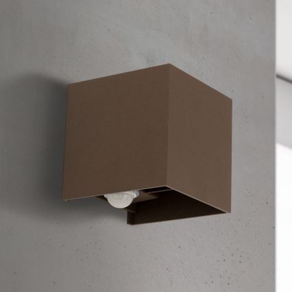 Venkovní nástěnné svítidlo se senzorem pohybu a soumraku CUBE-S LED/13W/230V IP54 hnědá