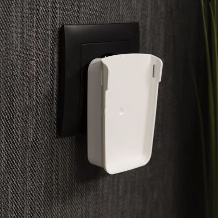 Osram - LED Orientační svítidlo do zásuvky se senzorem LUNETTA LED/2W/230V