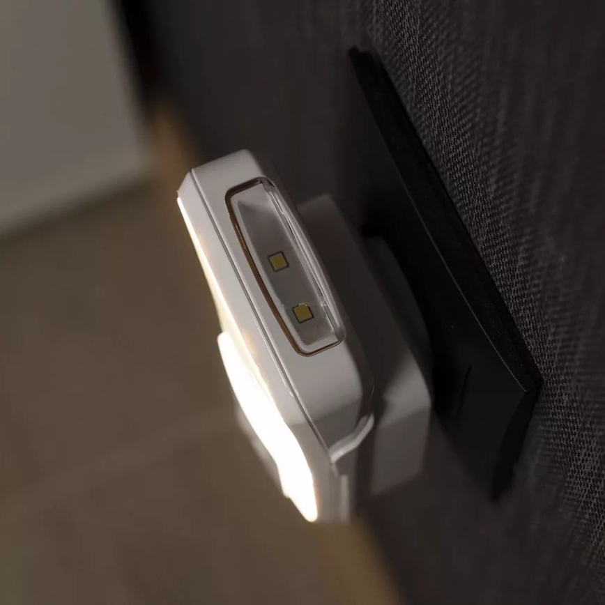 Osram - LED Orientační svítidlo do zásuvky se senzorem LUNETTA LED/2W/230V