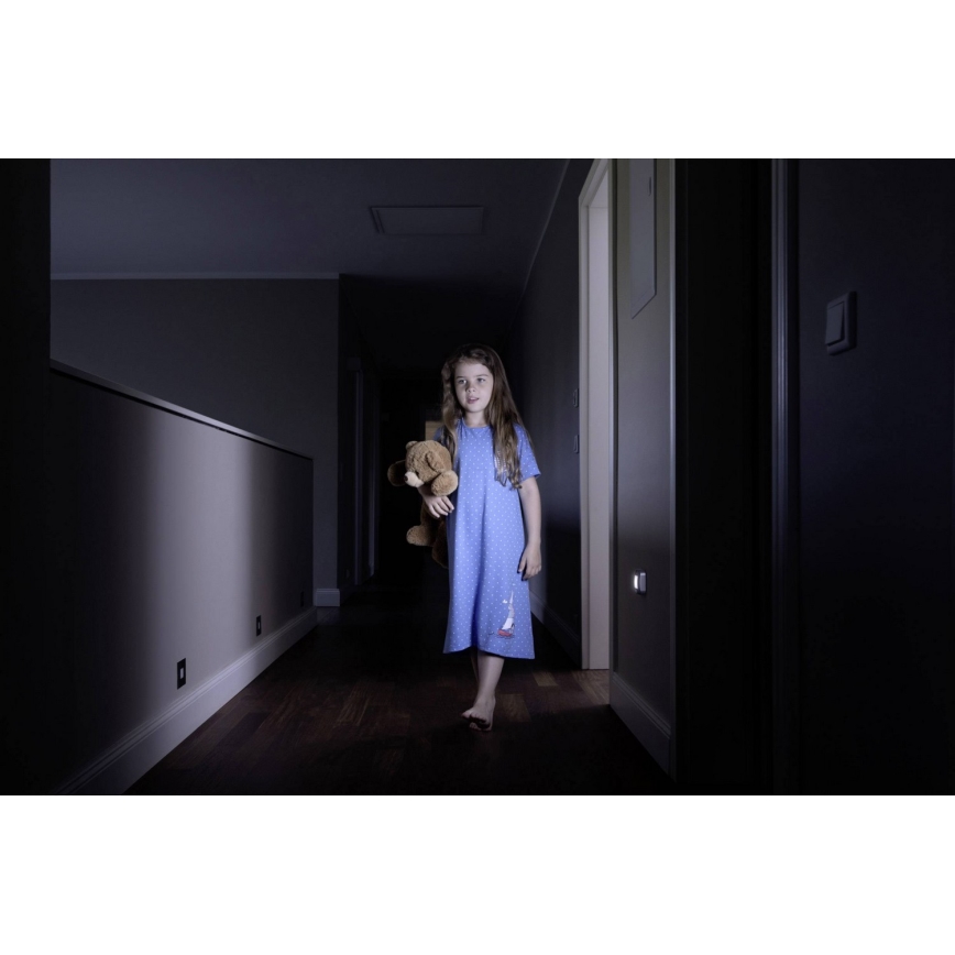 Osram - LED Orientační svítidlo se senzorem NIGHTLUX LED/0,3W/3xAAA IP54 stříbrná