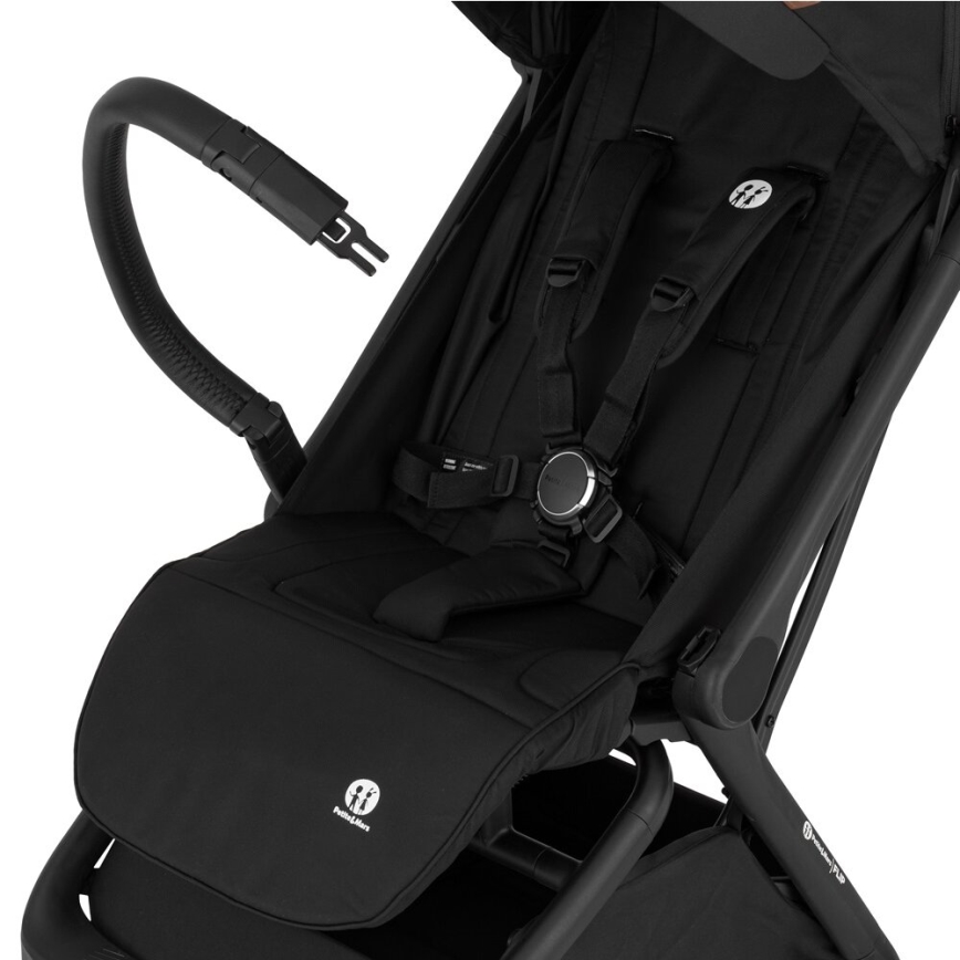 PETITE&MARS - Sportovní kočárek FLIP Forever Black