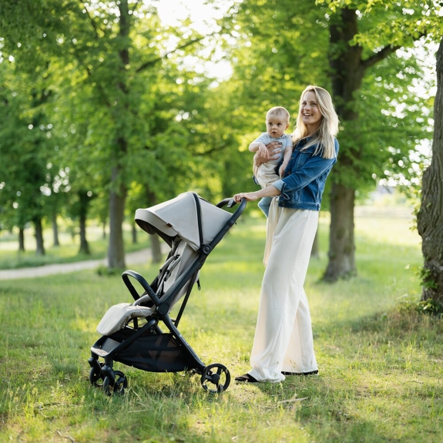 PETITE&MARS - Sportovní kočárek FLIP Platinum Grey