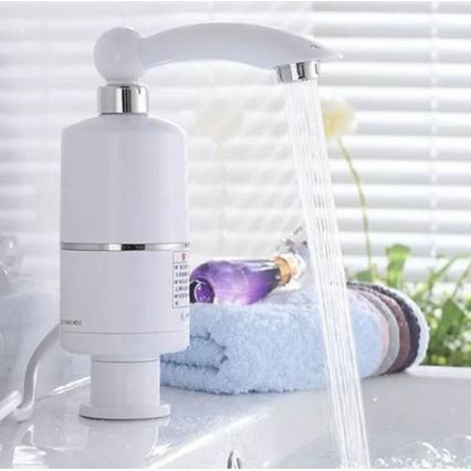 Průtokový ohřívač vody 3000W/230V bílá