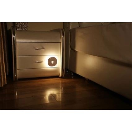 LED Orientační svítidlo se senzorem LED/0,45W/3xAAA 3000K bílá