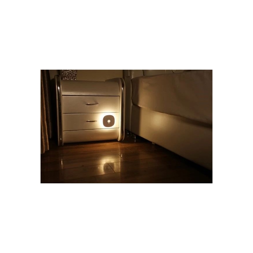 LED Orientační svítidlo se senzorem LED/0,45W/3xAAA 3000K bílá