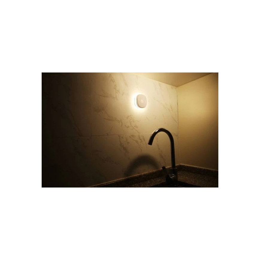 LED Orientační svítidlo se senzorem LED/0,45W/3xAAA 3000K bílá