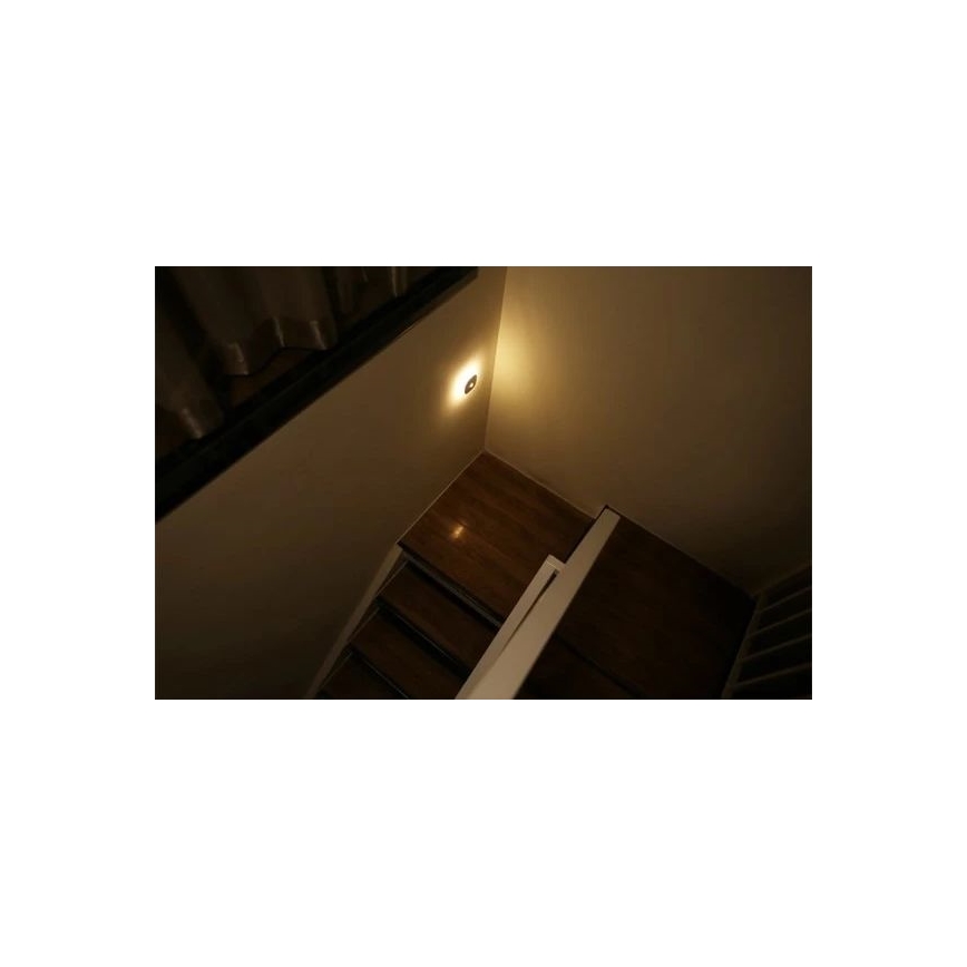 LED Orientační svítidlo se senzorem LED/0,45W/3xAAA 3000K bílá