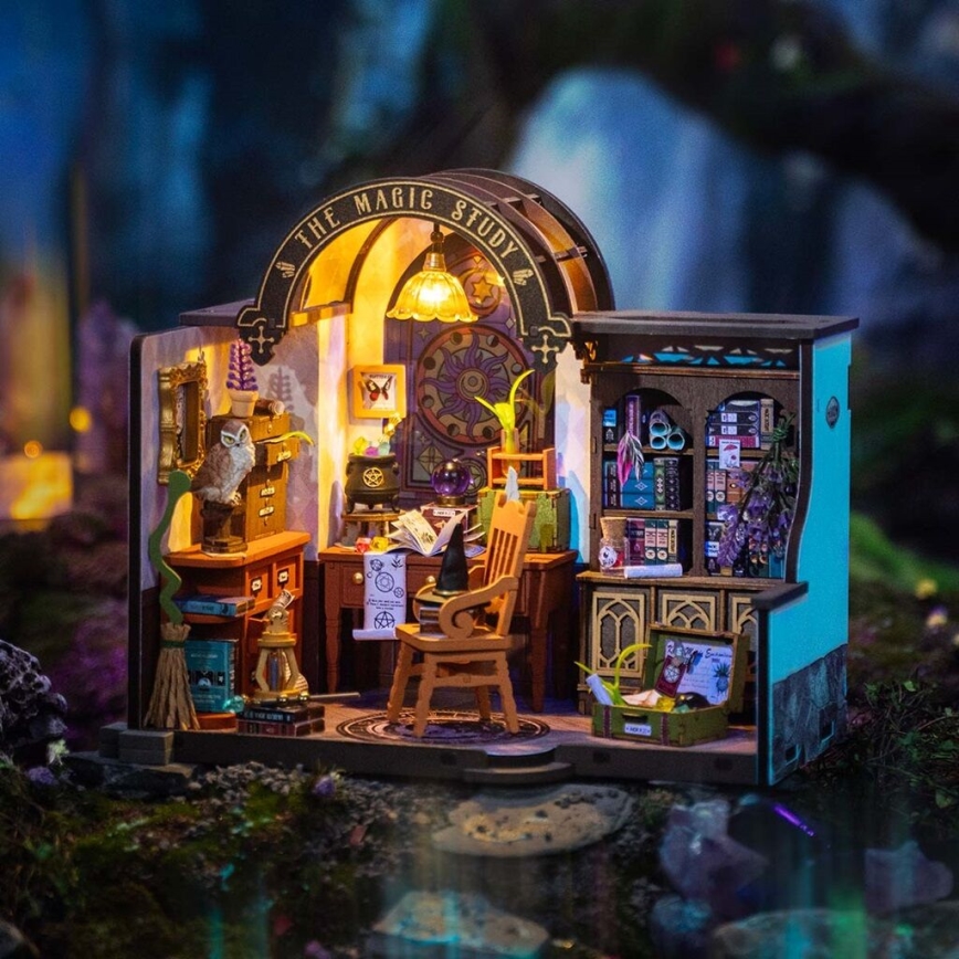 RoboTime - Miniatura domečku Čarodějova pracovna 2xAAA