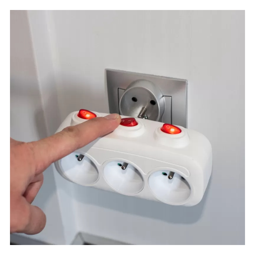 Rozbočovací zásuvka s vypínači 3Z