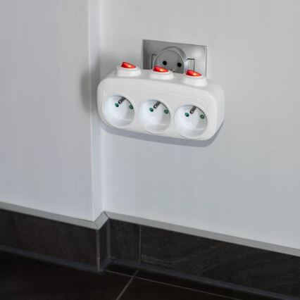 Rozbočovací zásuvka s vypínači 3Z