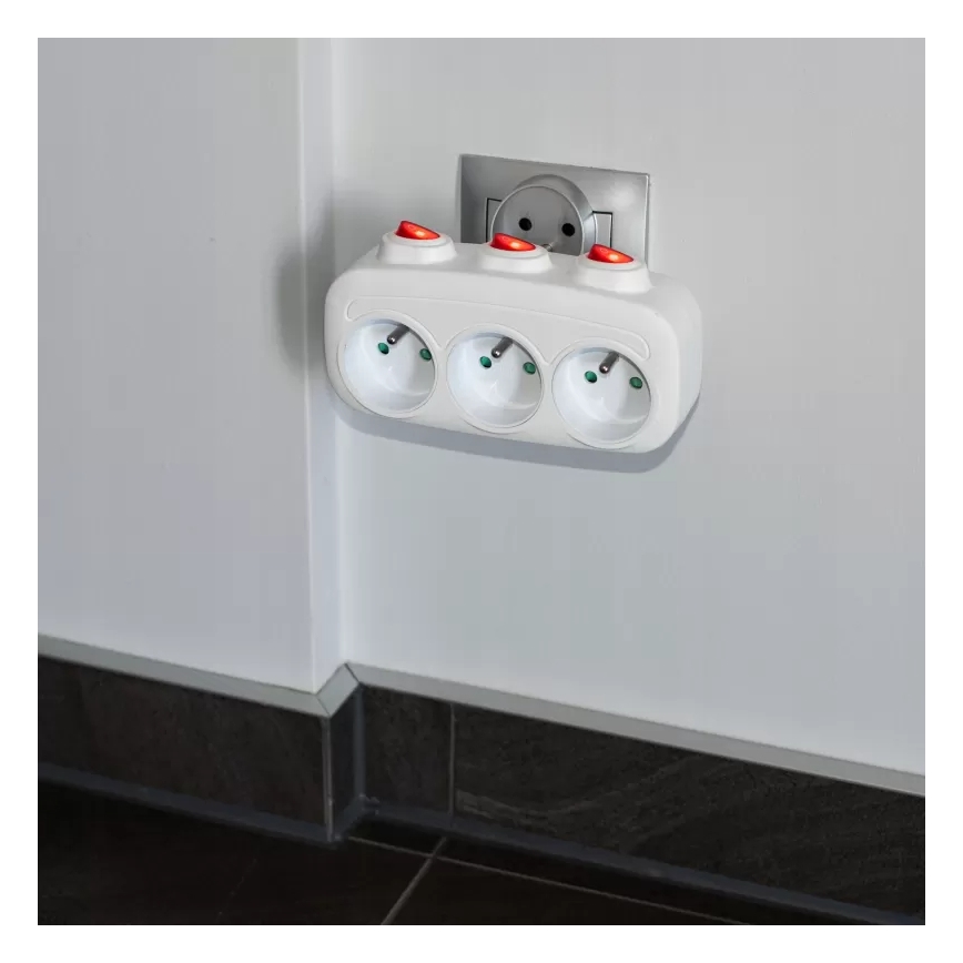 Rozbočovací zásuvka s vypínači 3Z