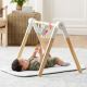 Skip Hop - Dětská hrací deka s dřevěnou hrazdičkou LINING CLOUD
