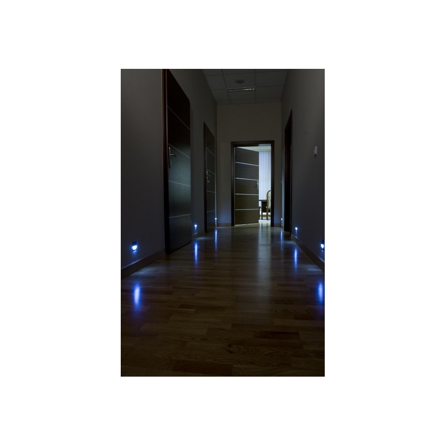 LED TANGO 0,8W/10V kov/barva světla modrá nástěnné svítidlo