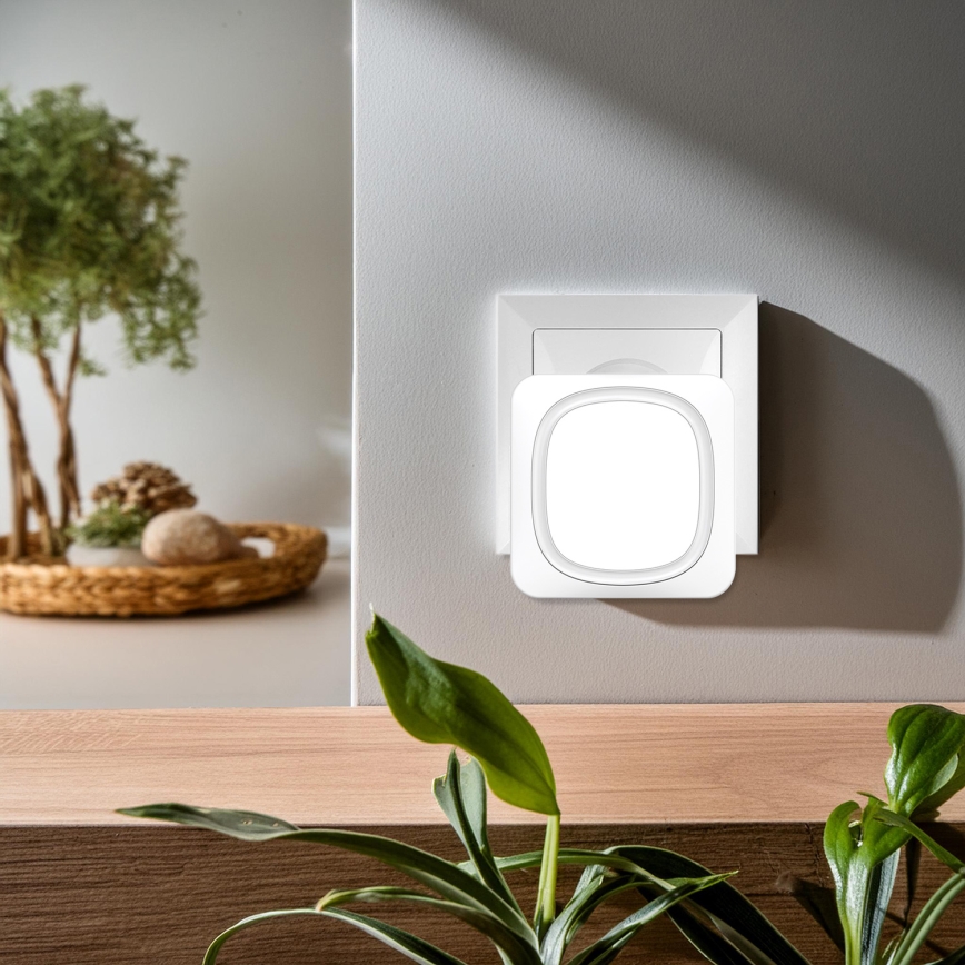 Bezdrátový zvonek s LED osvětlením do zásuvky 230V/1xCR2032 IP56 bílá