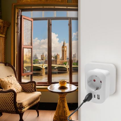Cestovní adaptér pro UK 230V 2x USB-A + 1x USB-C