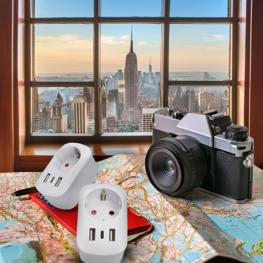 Cestovní adaptér pro USA 230V 2x USB-A + 1x USB-C
