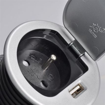 Vestavná USB zásuvka s víčkem 230V