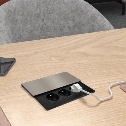 Vestavná zásuvka 3Z