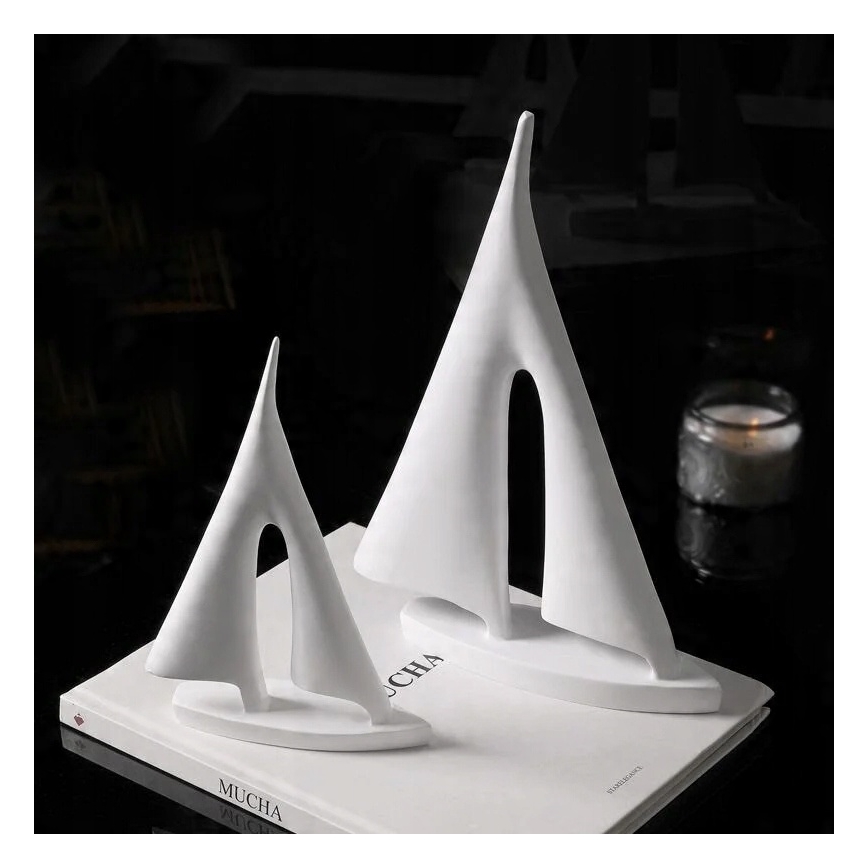 Stolní dekorace 21 cm pryskyřice/bílá