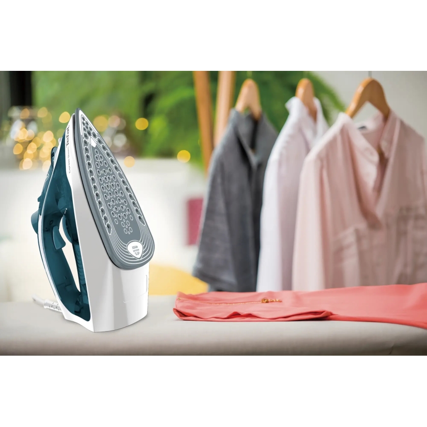 Tefal - Napařovací žehlička EXPRESS STEAM 2400W/230V tyrkysová