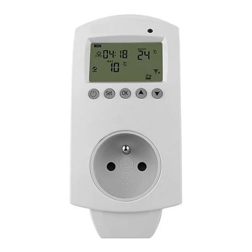 Termostat se zásuvkou 230V