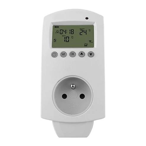 Termostat se zásuvkou 230V Wi-Fi Tuya