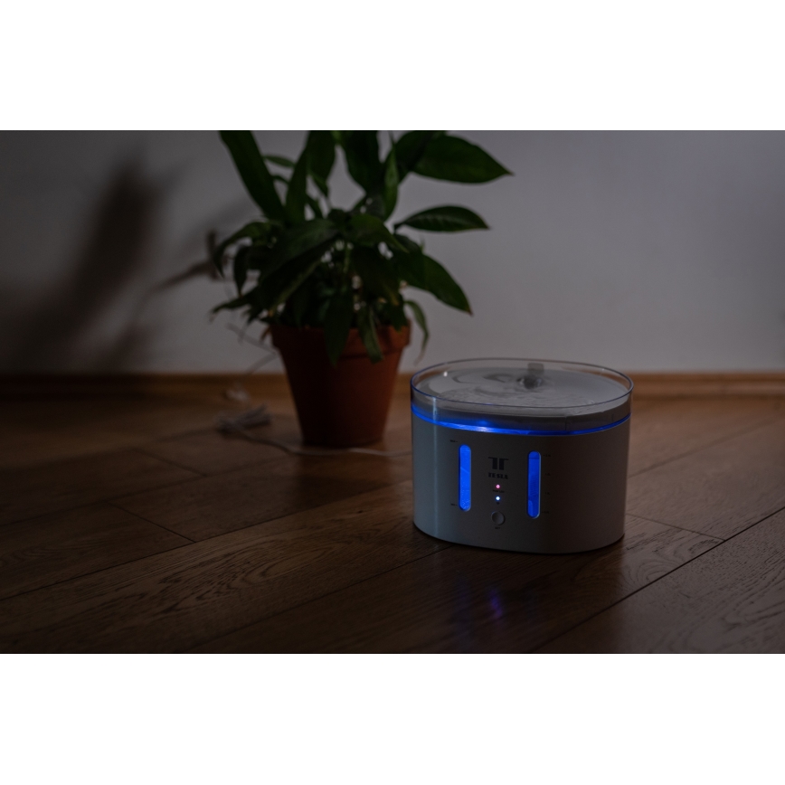 TESLA Smart - Chytrá fontána pro mazlíčky s UV sterilizací 2 l 5V Wi-Fi