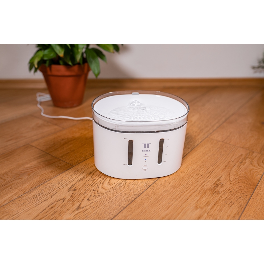 TESLA Smart - Chytrá fontána pro mazlíčky s UV sterilizací 2 l 5V Wi-Fi