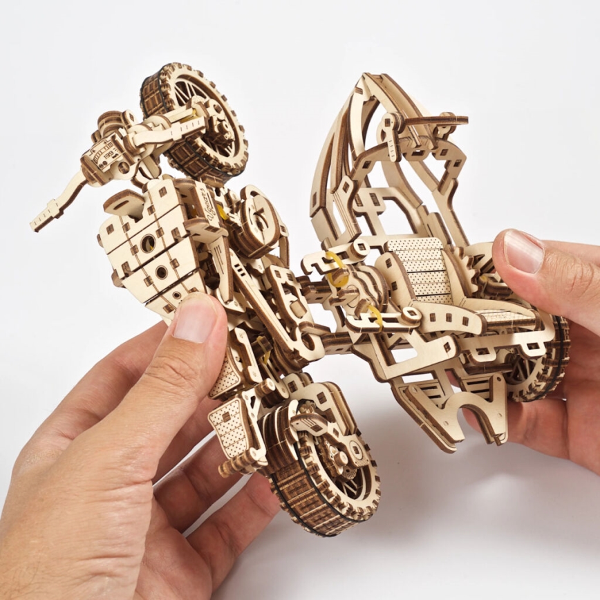 Ugears - 3D dřevěné mechanické puzzle Motorka scrambler s vozíkem