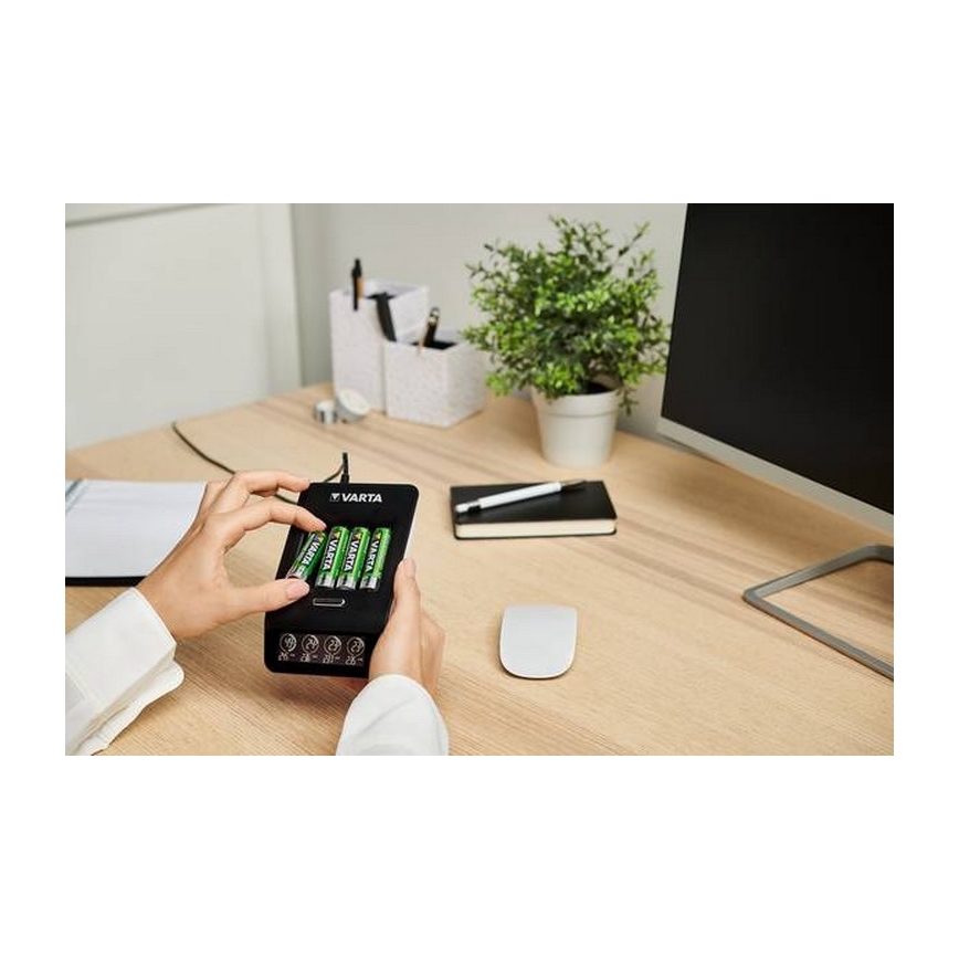 Varta 40084  - LCD Smart nabíječka ULTRA FAST+  4xNiMH AA 2100 mAh 230V