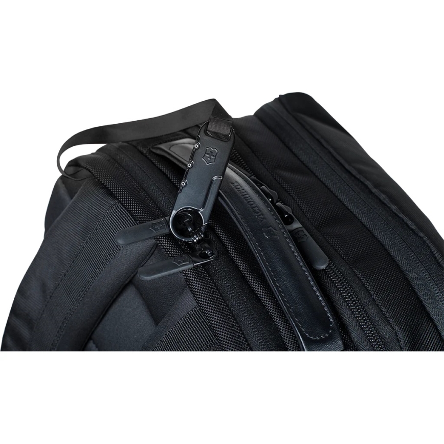 Victorinox - Batoh na notebook Altmont Professional Deluxe 24 l černá