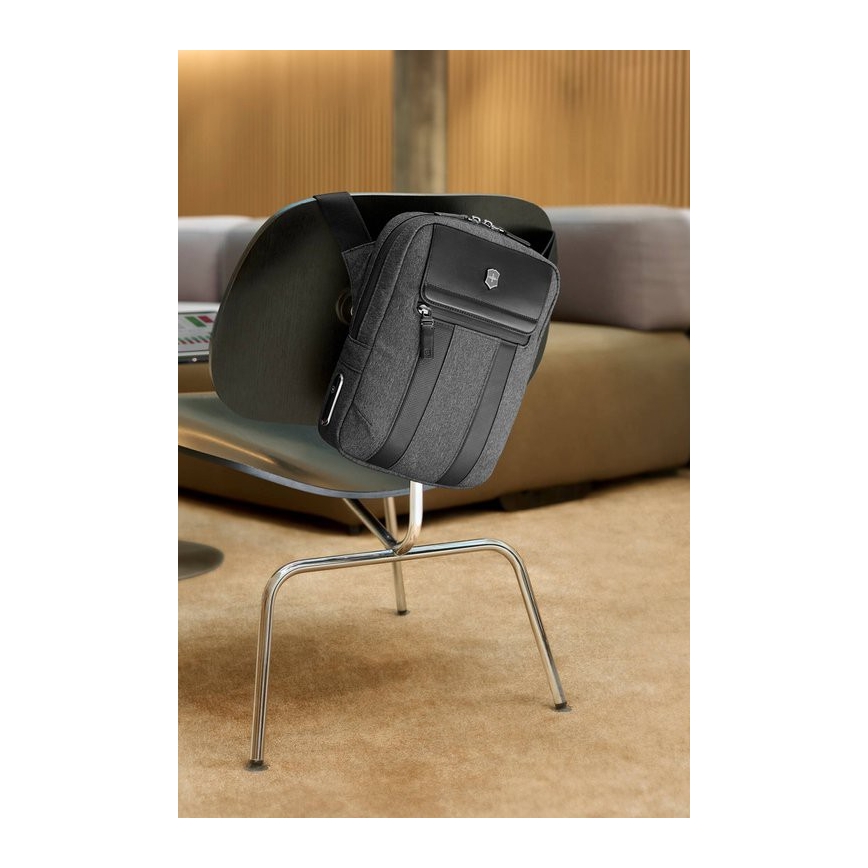 Victorinox - Taška přes rameno Architecture Urban2 6 l šedá