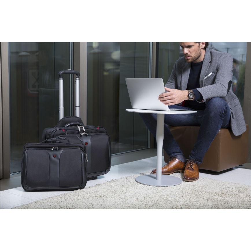 Wenger - Cestovní kufr na kolečkách 25 l 17" + taška na notebook 15,6" Patriot černá