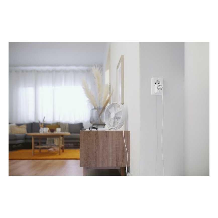 WiZ - Chytrá zásuvka E 2300W + powermetr Wi-Fi