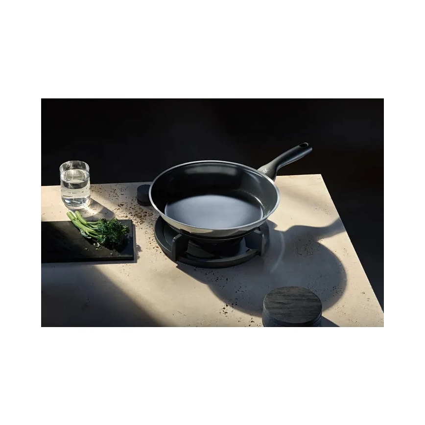 WMF - Pánev CERADUR PROFI pr. 28 cm