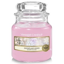 Yankee Candle - Vonná svíčka SNOWFLAKE KISSES malá 104g 20-30 hod.