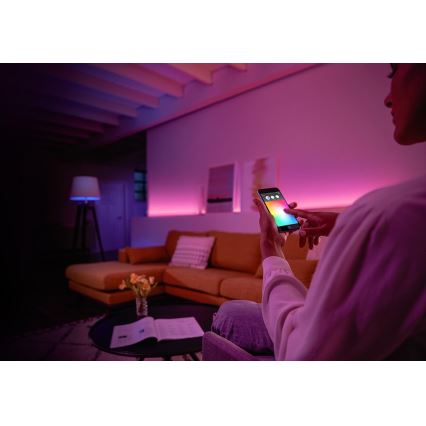 Základní sada Philips Hue WHITE AND COLOR AMBIANCE 2xE27/9W/230V 2000-6500K + zařízení k propojení