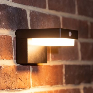 Zuma Line - LED Solární nástěnné svítidlo se senzorem pohybu a soumraku LED/4,5W/2000 mAh IP44 černá